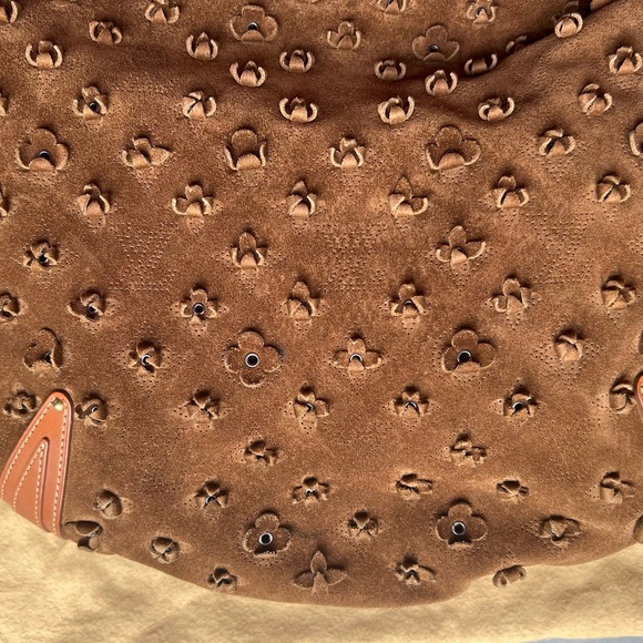 Louis Vuitton limited edition suede Onatah Fleurs GM hobo bag - Picture 11 of 11